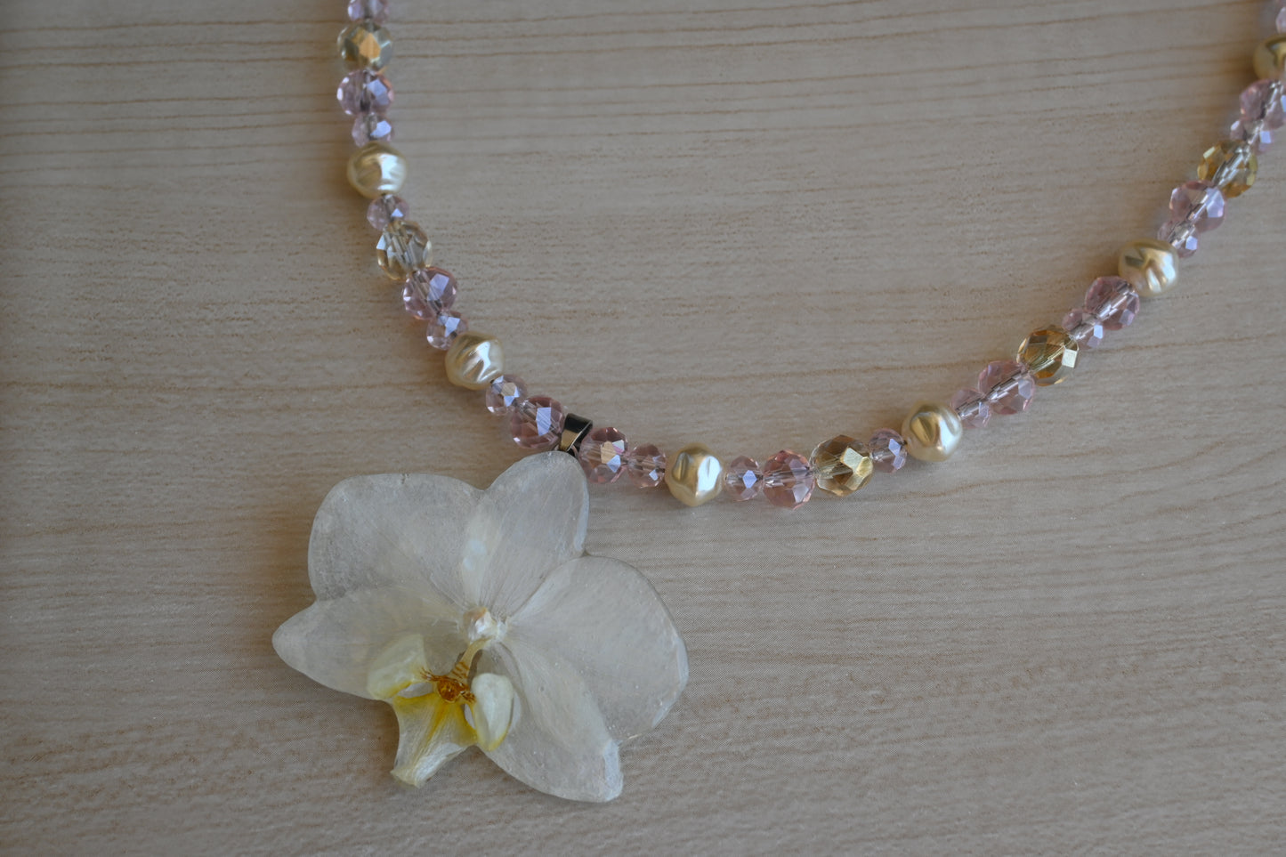 Collana Orchidea Bianca - Perline in vetro