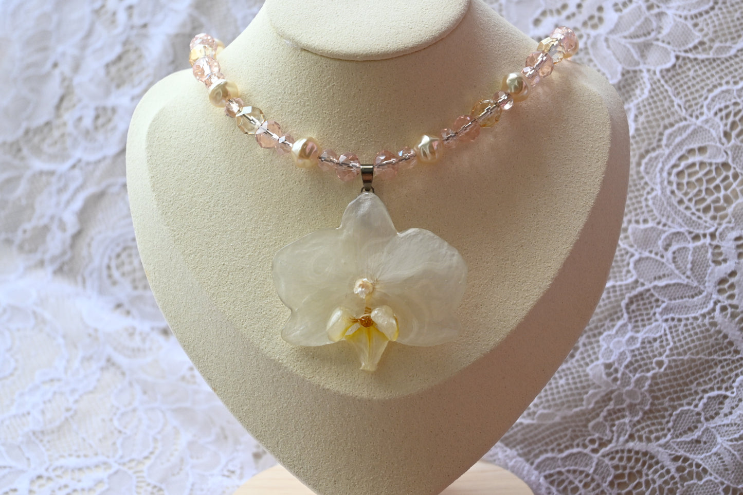 Collana Orchidea Bianca - Perline in vetro